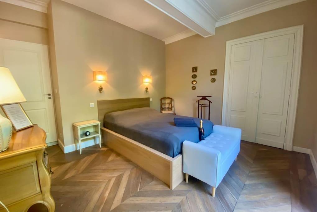 Appartamento L'Historien - Avec Balcon Coeur De Nîmes Esterno foto