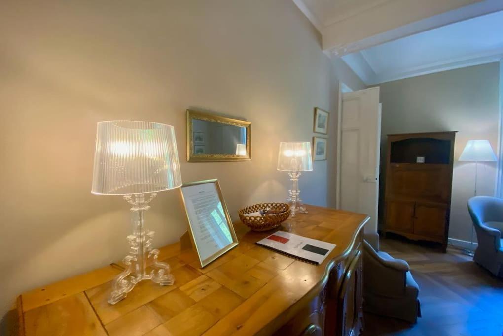 Appartamento L'Historien - Avec Balcon Coeur De Nîmes Esterno foto